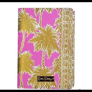 NWT Lilly Pulitzer Metallic Palms Passport Cover